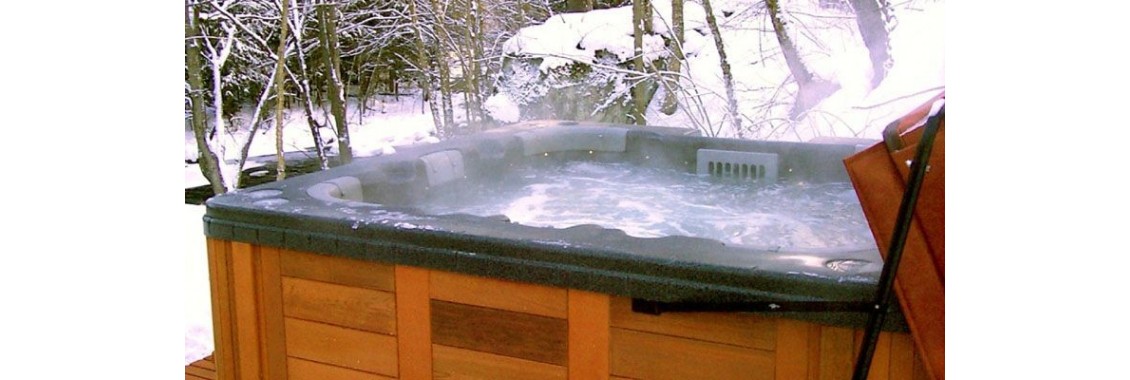 COMMERCIAL HOT TUB